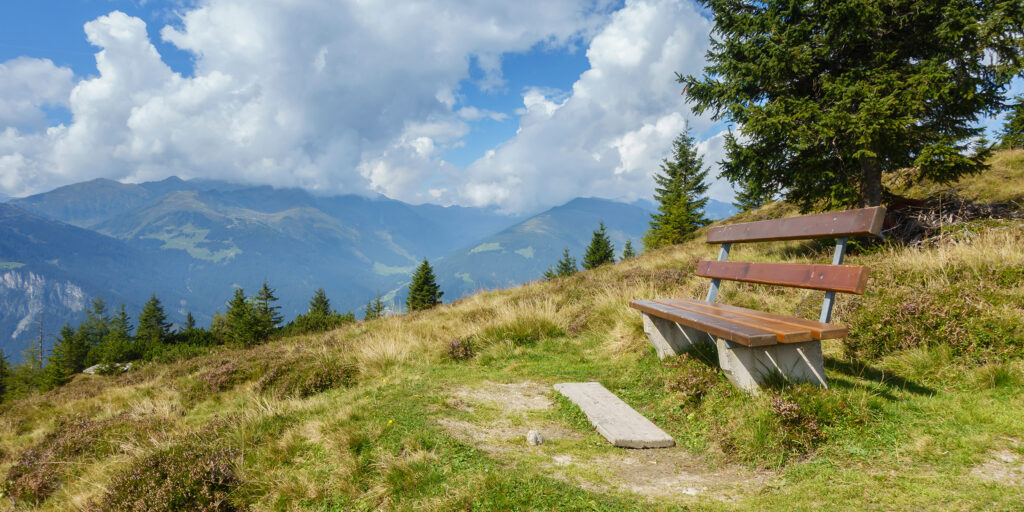 Bank in den Alpen