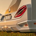 Hinterer Außenanblick von einem Wohnmobil