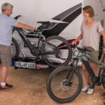 Hinterer Außenanblick mit Fahrradträger